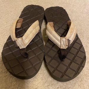 Womens size 8 Brown/Tan Reef flip flops